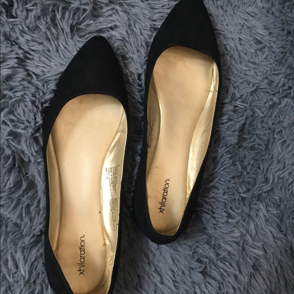 Black pointed toe flats